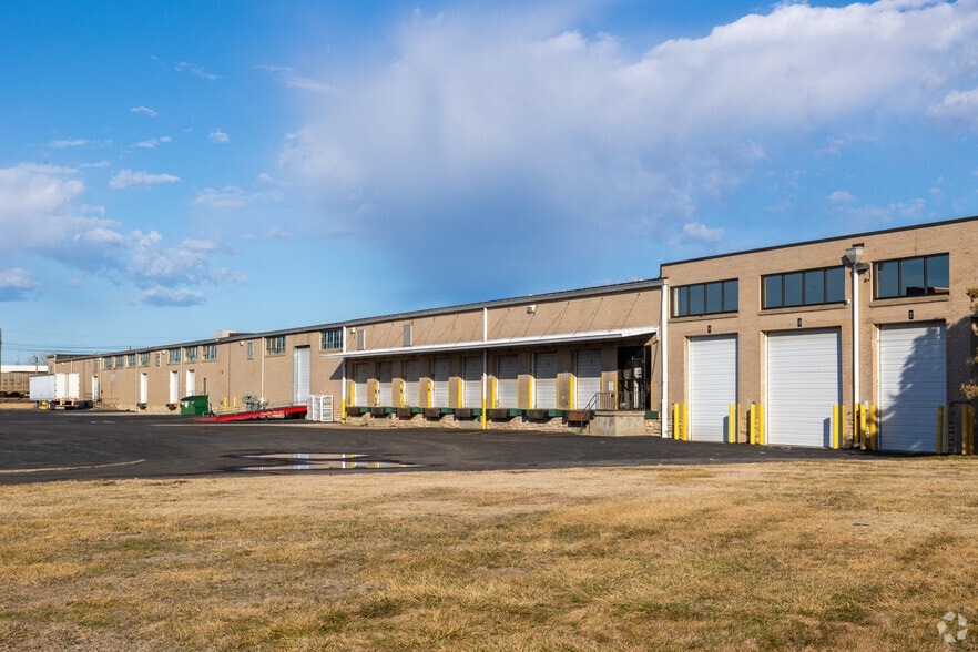 More Photos Of 1 Design Dr, North Kansas City Warehouse For Lease