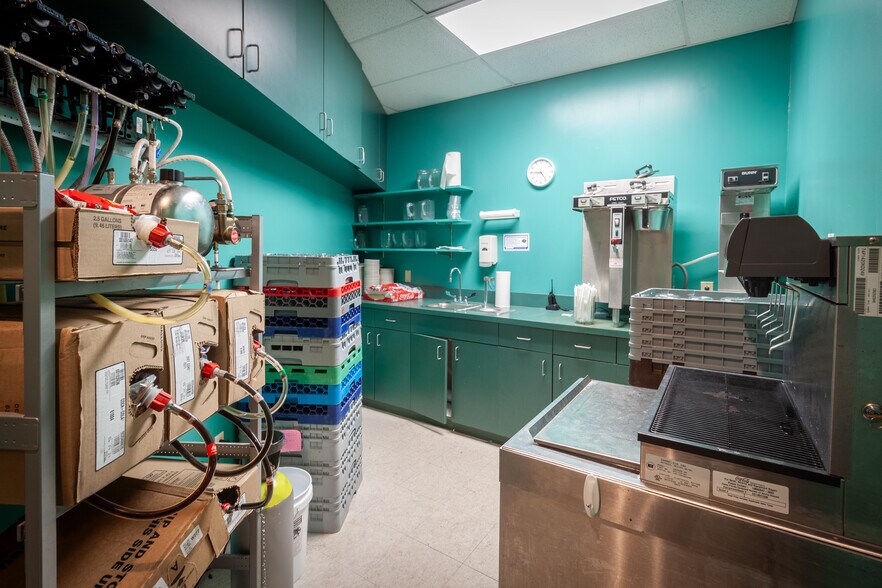 More Photos Of 101 Spring St, Excelsior Springs Theater Concert Hall For Sale