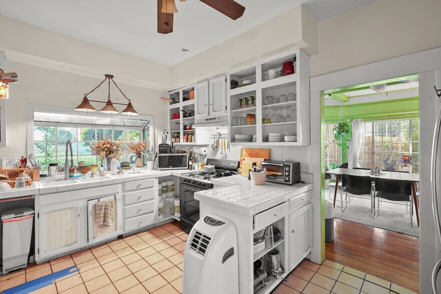 More Photos Of 656 Parkman Ave, Los Angeles Apartments For Sale