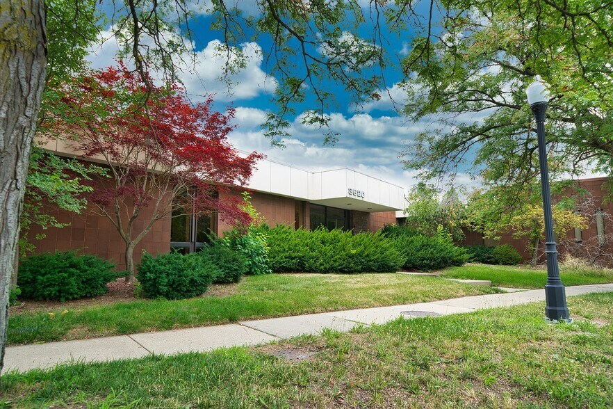 More Photos Of 3620 Biddle Ave, Wyandotte Medical For Sale