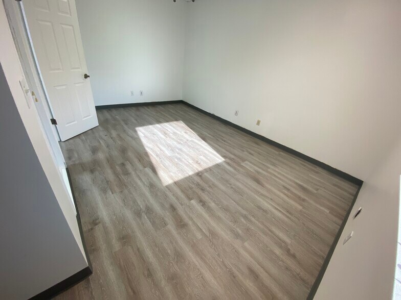 More Photos Of 13555 Automobile Blvd, Clearwater Medical For Lease