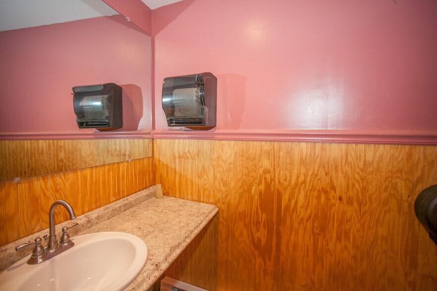 More Photos Of 6053 Ridge Ave, Philadelphia Restaurant For Sale