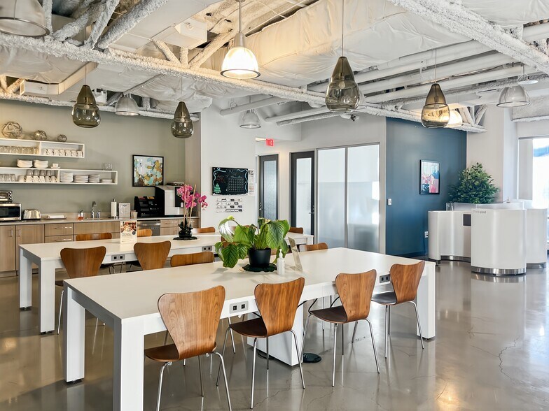 Primary Photo Of 1 Marina Park Dr, Boston Coworking Space