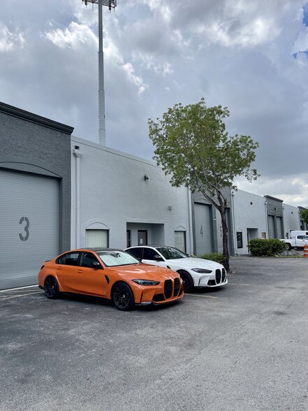 Primary Photo Of 3120 W 84th St, Hialeah Warehouse For Lease