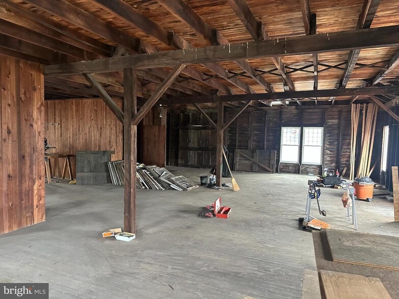 More Photos Of 9 Republic Aly, New Freedom Light Manufacturing For Sale