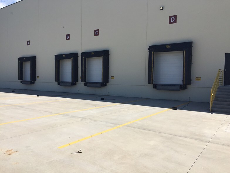 More Photos Of 539 Tribal Rd, Blacksburg Warehouse For Lease