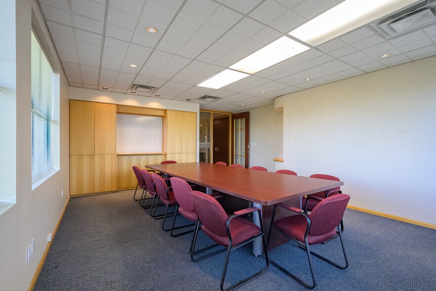 More Photos Of 1530 56th St, Delta Office For Lease