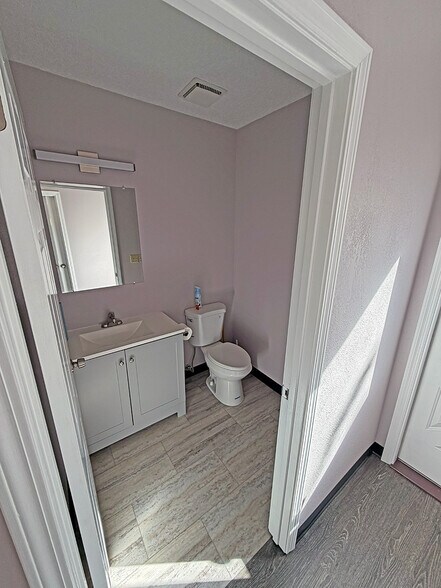 More Photos Of 6 Meadow Heights Professional Park, Collinsville Office For Sale