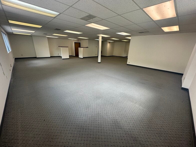 More Photos Of 886 Belmont Ave, North Haledon Storefront Retail Office For Lease