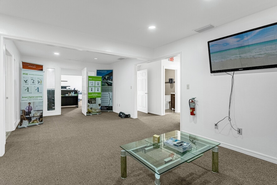 More Photos Of 4366 Ronald Reagan Blvd, Sanford Flex For Lease