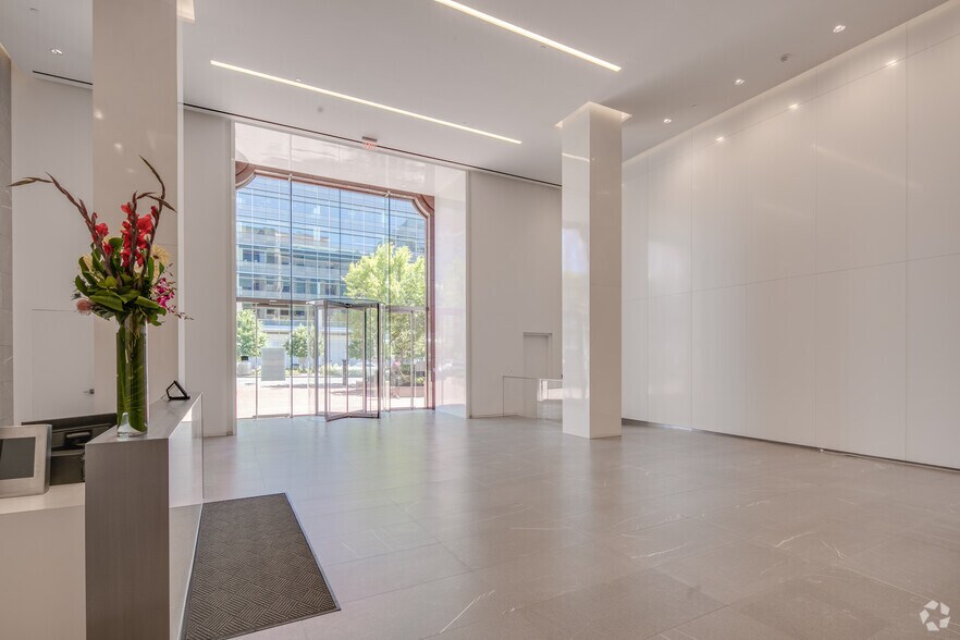 More Photos Of 650 Massachusetts Ave NW, Washington Coworking Space