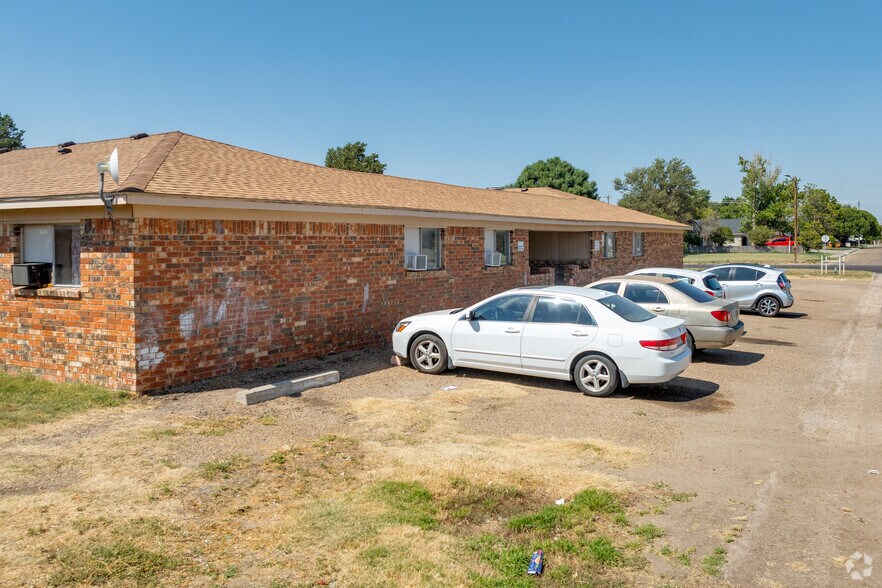 More Photos Of 1725 E 1st St, Dumas Multifamily For Sale
