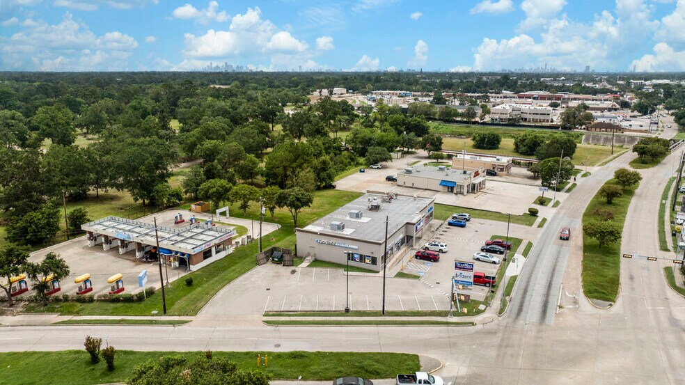 More Photos Of 7270 Antoine Dr, Houston General Retail For Sale