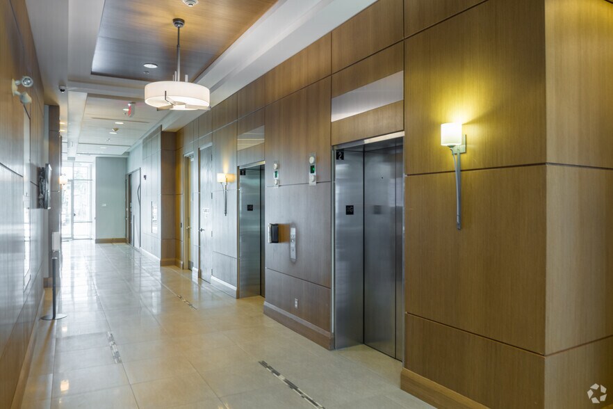 More Photos Of 610 Applewood Cres, Vaughan Office For Lease