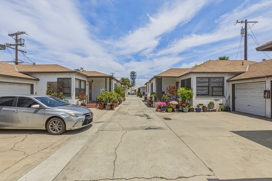 More Photos Of 949 N Cedar St, Inglewood Apartments For Sale