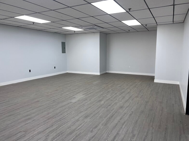 More Photos Of 23-53 Rome St, Newark Warehouse For Lease