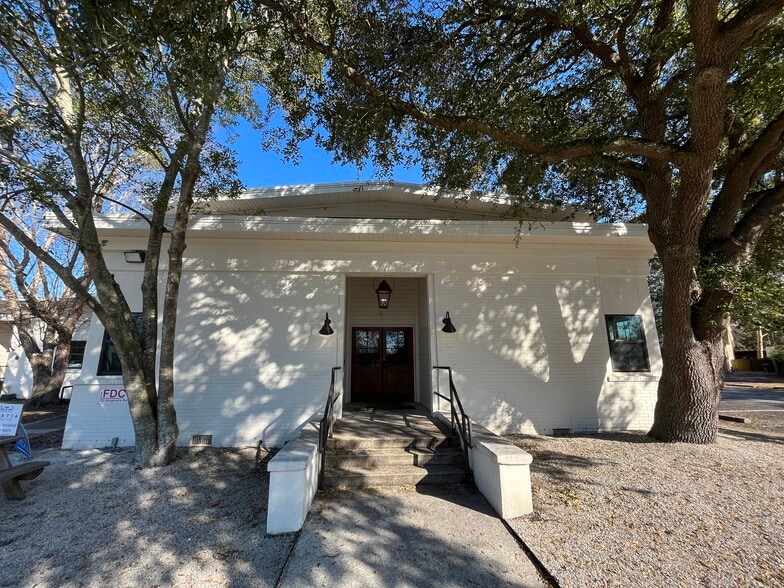 More Photos Of 720 Magnolia Rd, Charleston Office For Lease