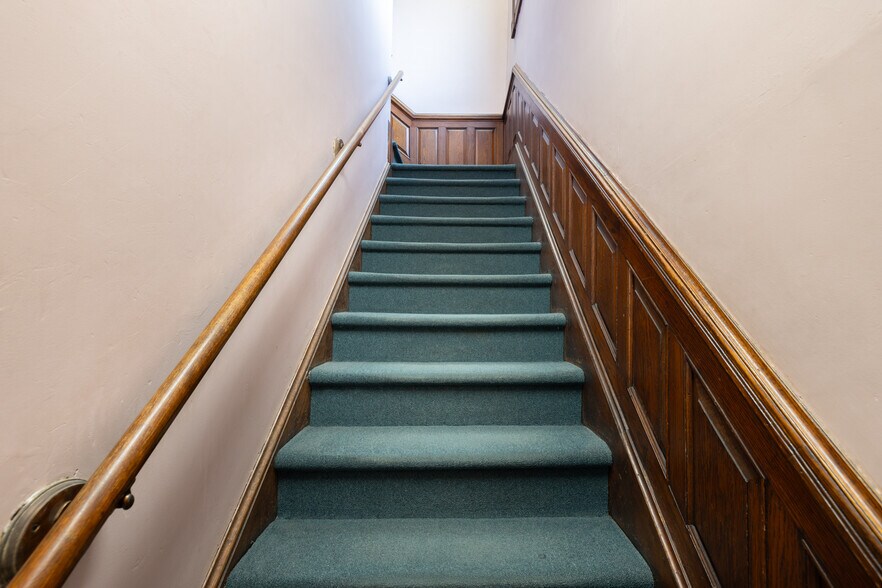 More Photos Of 59 Central Ave, Waterbury Office For Sale