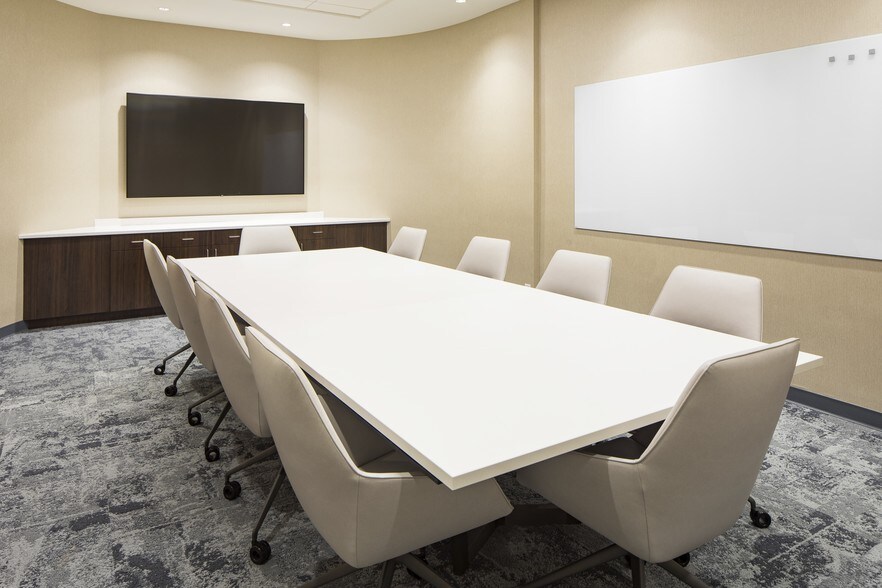 More Photos Of 400 Perimeter Center Ter, Atlanta Office For Lease