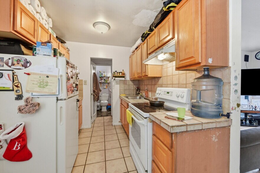 More Photos Of 3050-3058 Davis St, Oakland Apartments For Sale