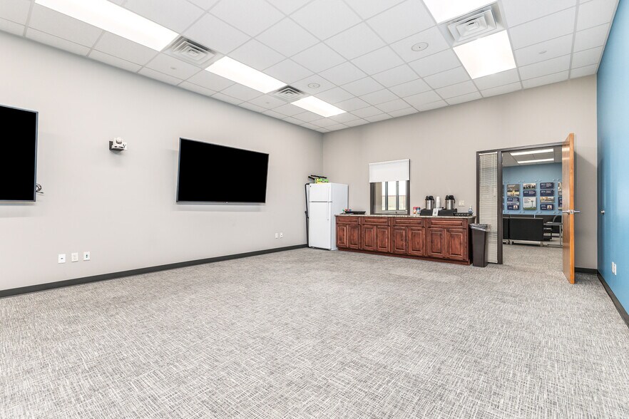 More Photos Of 3681 Prism Ln, Kieler Office For Sale