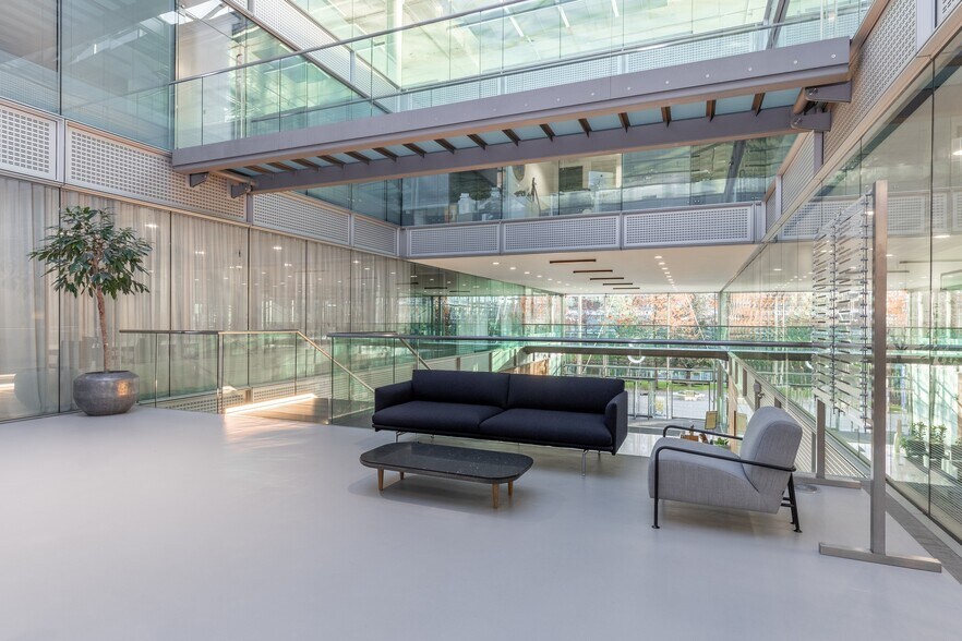 More Photos Of 566 Chiswick High Rd, London Coworking Space