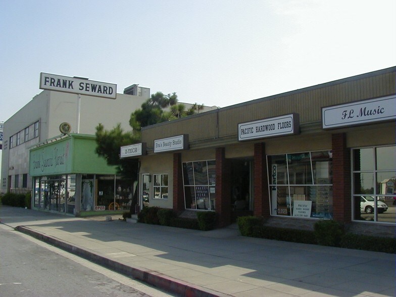 More Photos Of 117-123 N San Gabriel Blvd, San Gabriel Storefront For Lease