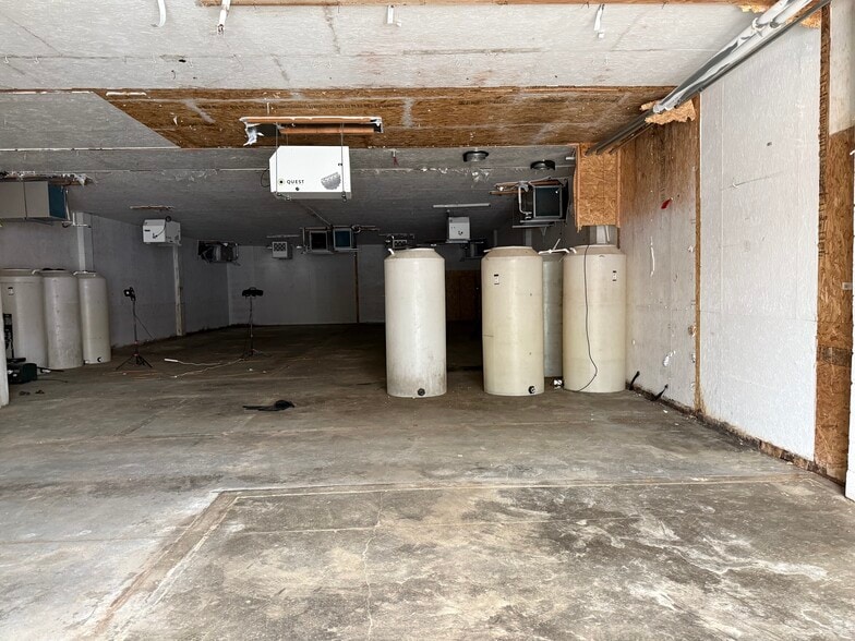 More Photos Of 3332 14th St, Los Angeles Warehouse For Lease