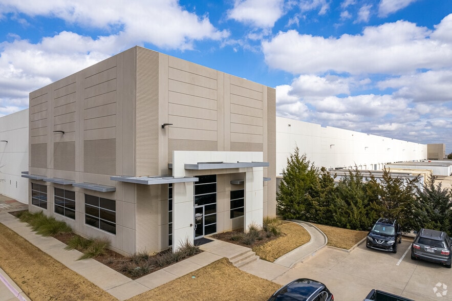 Primary Photo Of 501 Gerault Rd, Flower Mound Warehouse For Lease