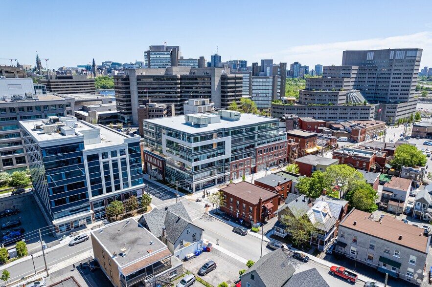 More Photos Of 60 Rue Laval, Gatineau Office For Lease