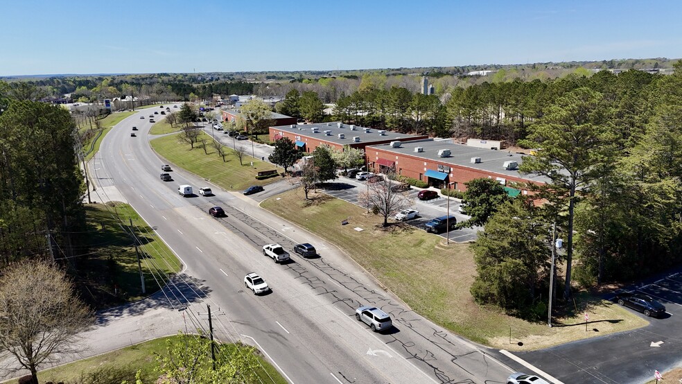 More Photos Of 2515 E Glenn Ave, Auburn Storefront For Lease