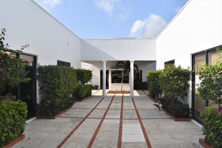 More Photos Of 2855 Ocean Dr, Vero Beach General Retail For Sale