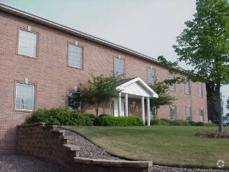 More Photos Of 677 Baeten Rd, Green Bay Office For Lease