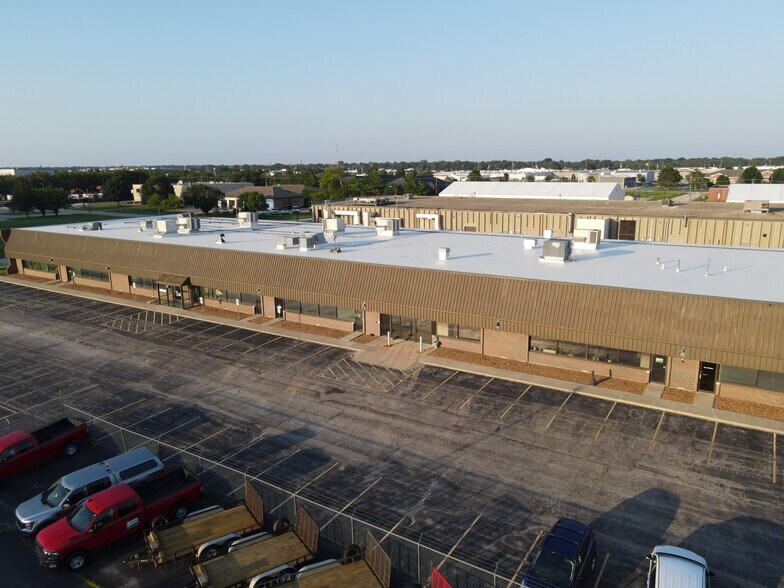 More Photos Of 3430 Constitution Dr, Springfield Warehouse For Lease
