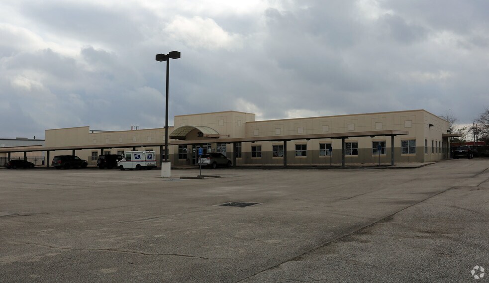 Primary Photo Of 5333 Gulfton St, Houston Office For Lease