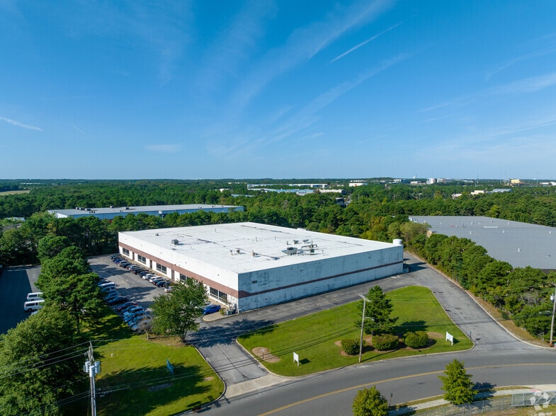 More Photos Of 180 Lehigh Ave, Lakewood Warehouse For Lease