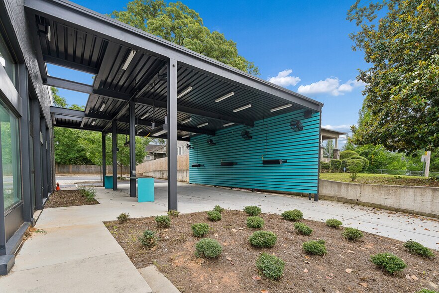 More Photos Of 1605 Howell Mill Rd NW, Atlanta Storefront Retail Office For Sale