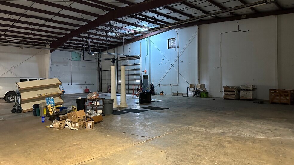 More Photos Of 2401 1/2 Empire, Bloomington General Retail For Sale