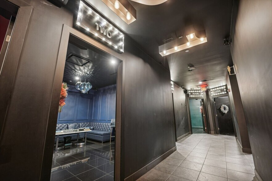 More Photos Of 400 Bergen Blvd, Palisades Park General Retail For Lease