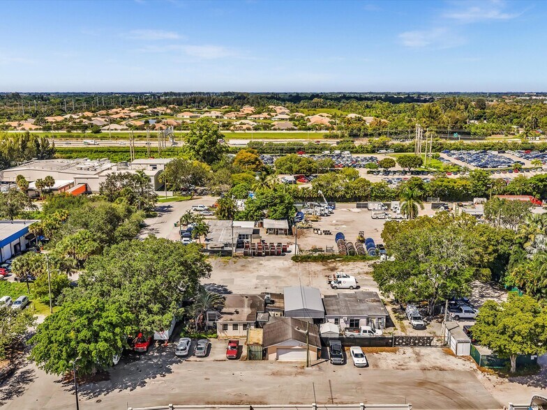 More Photos Of 4901 SW 51st St, Davie Warehouse For Sale
