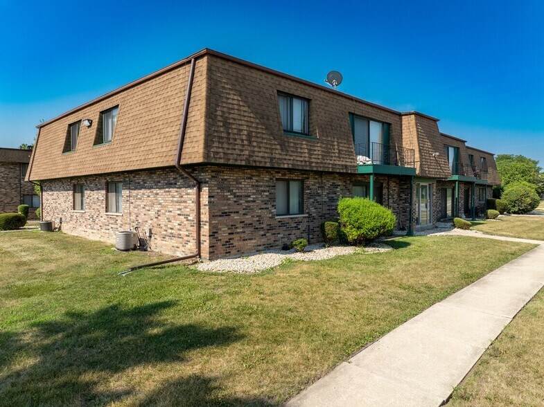 Primary Photo Of 725 E Glenwood Lansing Rd, Glenwood Apartments For Sale