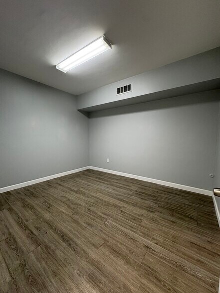 More Photos Of 501-527 S Paula Dr, Dunedin Office For Lease