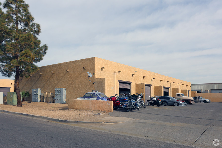 Primary Photo Of 7505-7515 N 69th Ave, Glendale Service For Lease