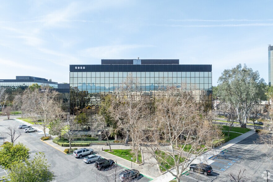 More Photos Of 5950 Canoga Ave, Woodland Hills Office For Lease