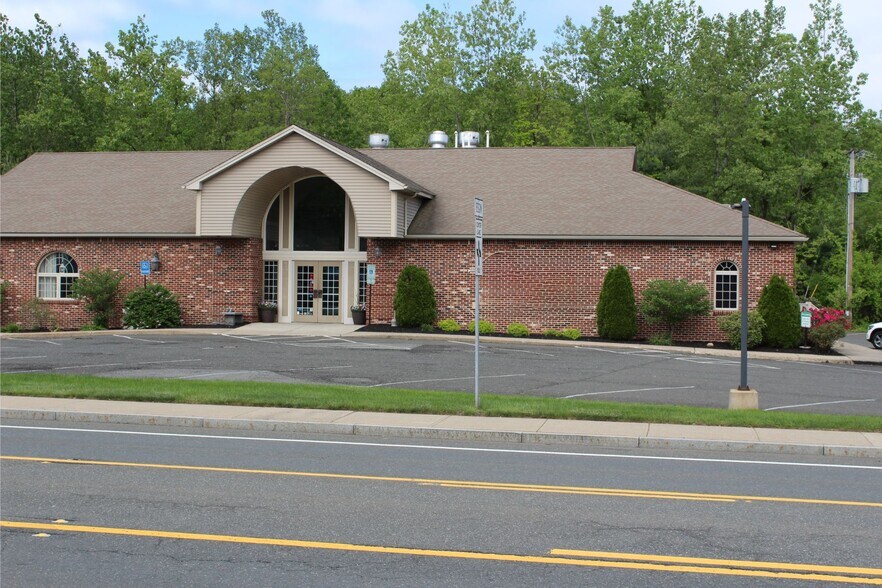 More Photos Of 625 College Hwy, Southwick Restaurant For Sale