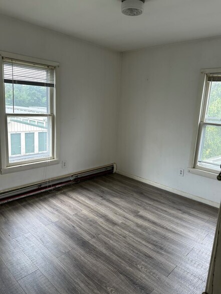 More Photos Of 74 William St, South Glens Falls Specialty For Sale