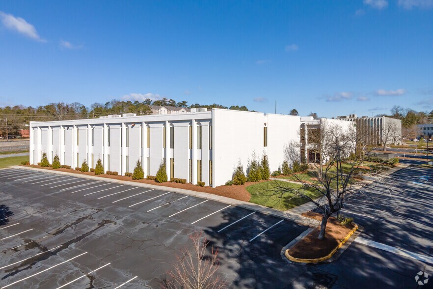 More Photos Of 3375 Northeast Expy, Atlanta Office For Sale