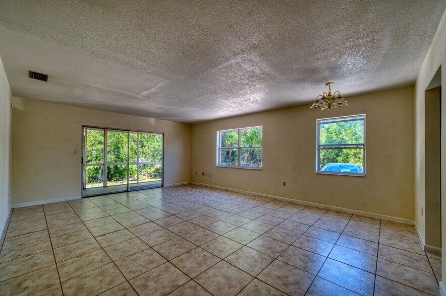 More Photos Of 25038 Harborview Rd, Port Charlotte Apartments For Sale