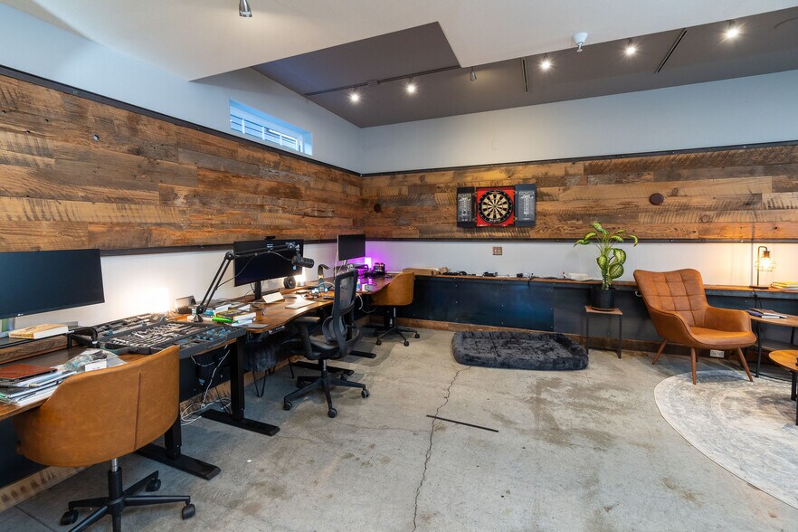 More Photos Of 626 NW Arizona Ave, Bend Office For Sale