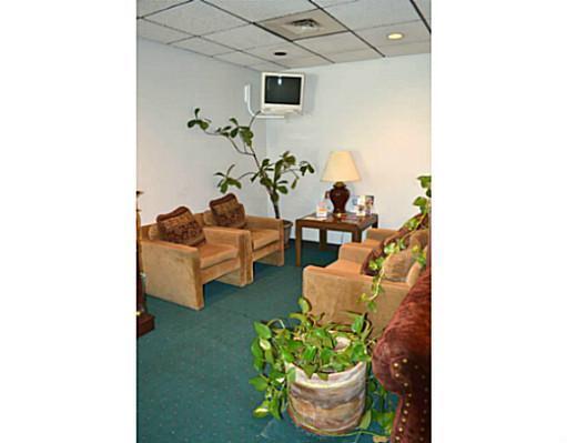 More Photos Of 2375 N Thompkins Ave, Bethany Medical For Sale